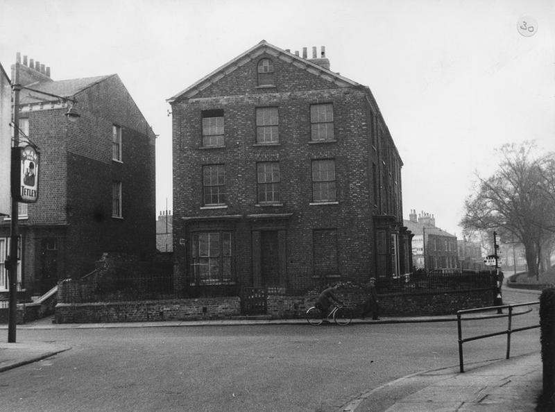 Building on corner of Bishopgate Street and Price's Lane, 2 April 1957.
