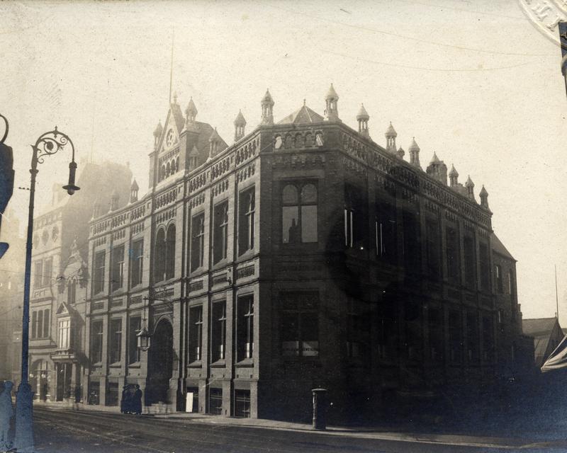 Exterior of the Clifford Street Public Library, 1906.